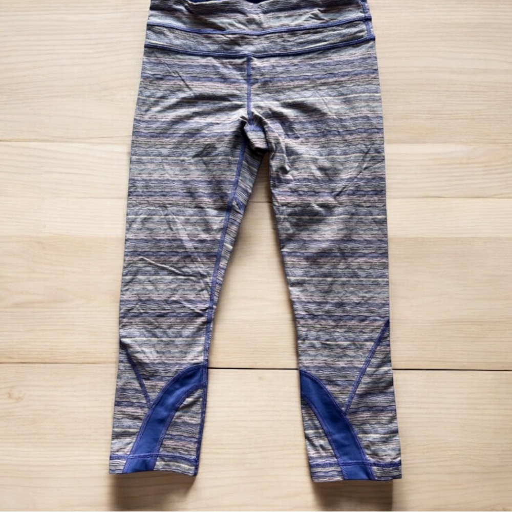 Lululemon Run Inspire Crop II‎ All Luxtreme Purple Blue Stripe Leggings Women's